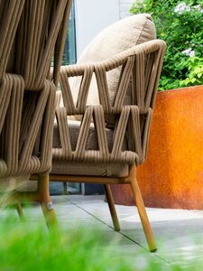 4 Seasons Outdoor Biarritz low dining set – 5 stoelen + Colorado tafel 160 cm Ø - afbeelding 2