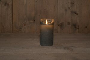 B.O.T. KAARS GRIJS WAX RUSTIEK BEWEGENDE VLAM 7,5X15CM 3XAAA - afbeelding 1