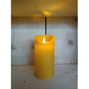 Led kaars rustiek 7,5X15CM OKERGEEL