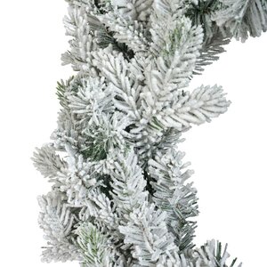 Everlands Grandis krans besneeuwd - groen/wit - Ø 80 cm - afbeelding 2