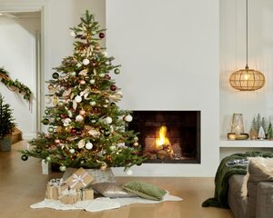 Everlands Grandis kunstkerstboom - groen - H240/D162 cm - afbeelding 6
