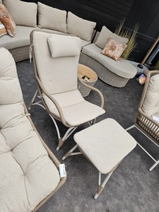 Own Living Amada relax stoel met footstool