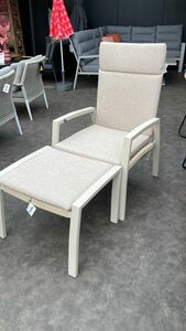 Own Living Savona relax stoel met footstool